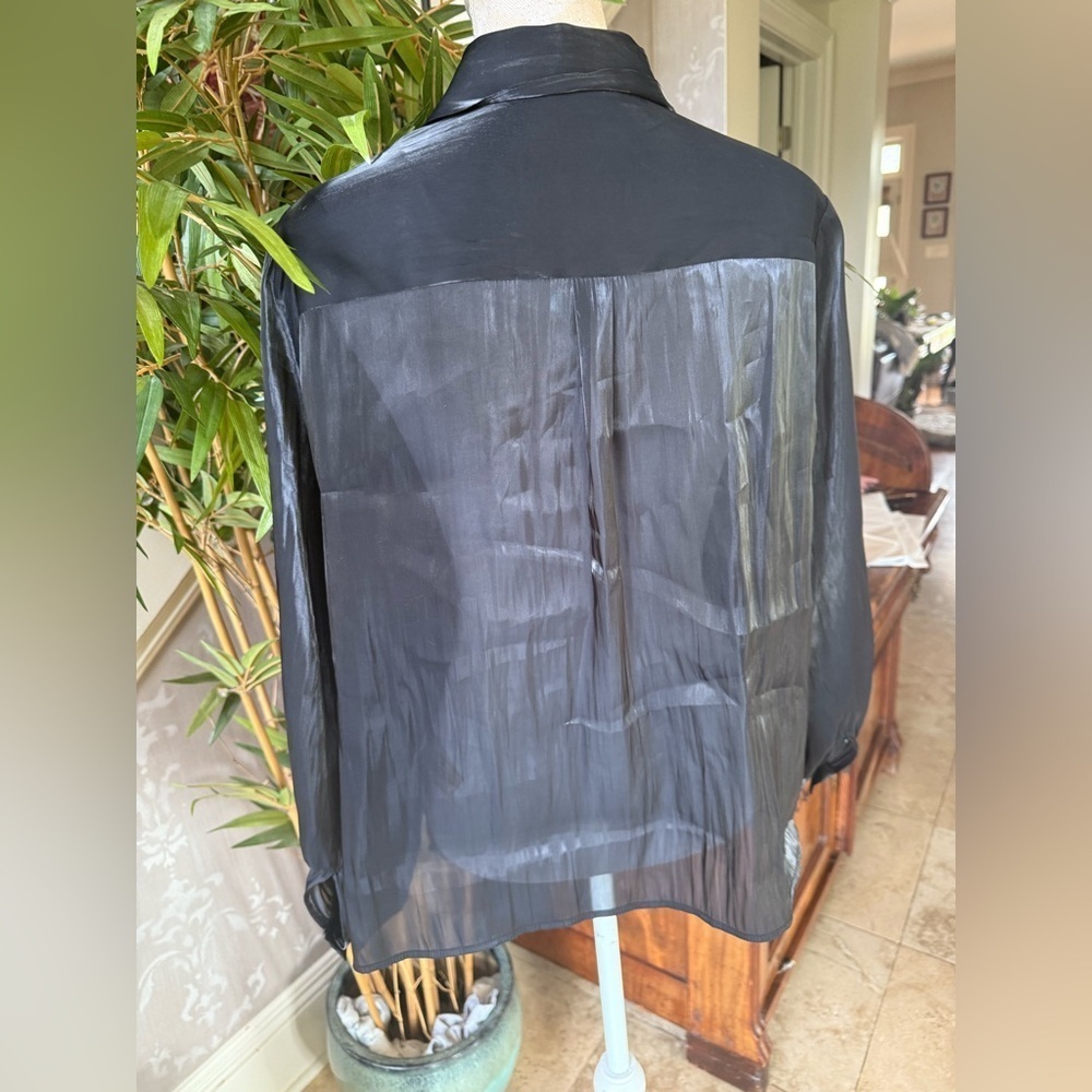 Vince Camuto, ladies, black long sleeve satin top size one X excellent condition - Picture 11 of 16